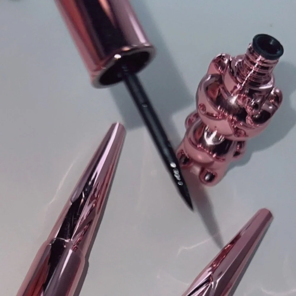 Beautiful Hello Kitty eyeliner